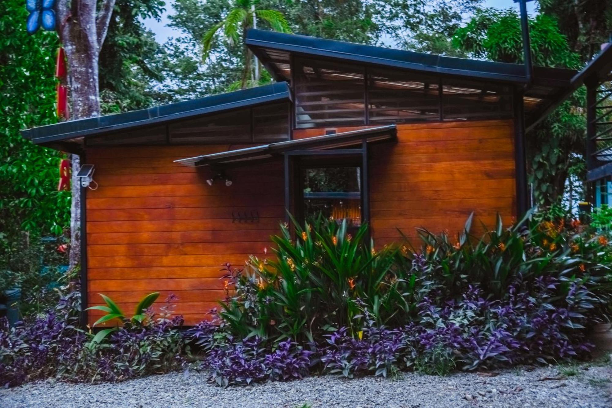 Selva Madre Eco-Sanctuary Aparthotel Cahuita Exterior photo